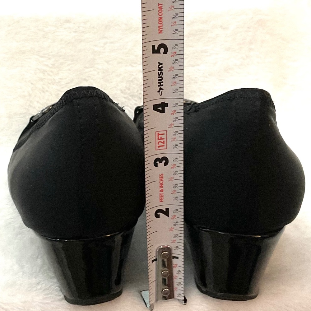 Bandolino Tuvonna Black Slip On Canvas and Patent Leather Wedge Heels Sz 8.5M - Picture 8 of 12